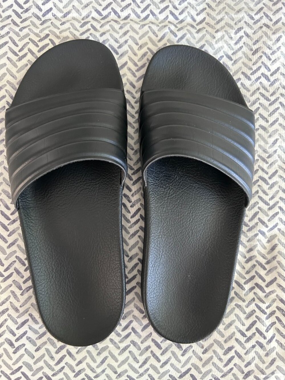 TNA Black Slides